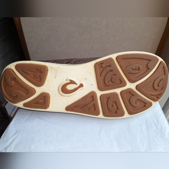 A pair of OluKai nohea moku mens shoes in a size 9M.They are pre-loved - Picture 12 of 13